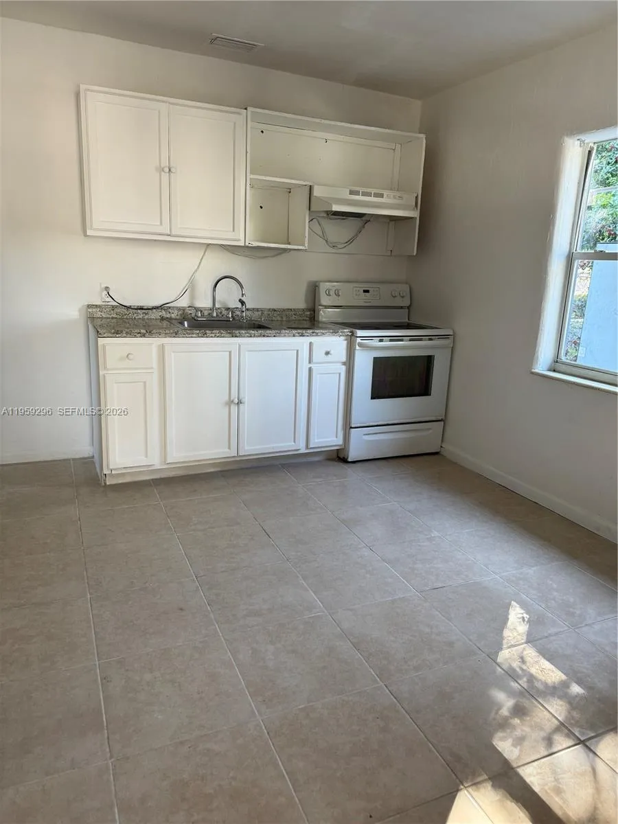 2530 Nw 82 St 1, Miami, Florida 33147, Miami, Florida 33147, 2 Bedrooms Bedrooms, ,1 BathroomBathrooms,Residential Lease,For Rent,2530 Nw 82 St 1, Miami, Florida 33147,A11959296