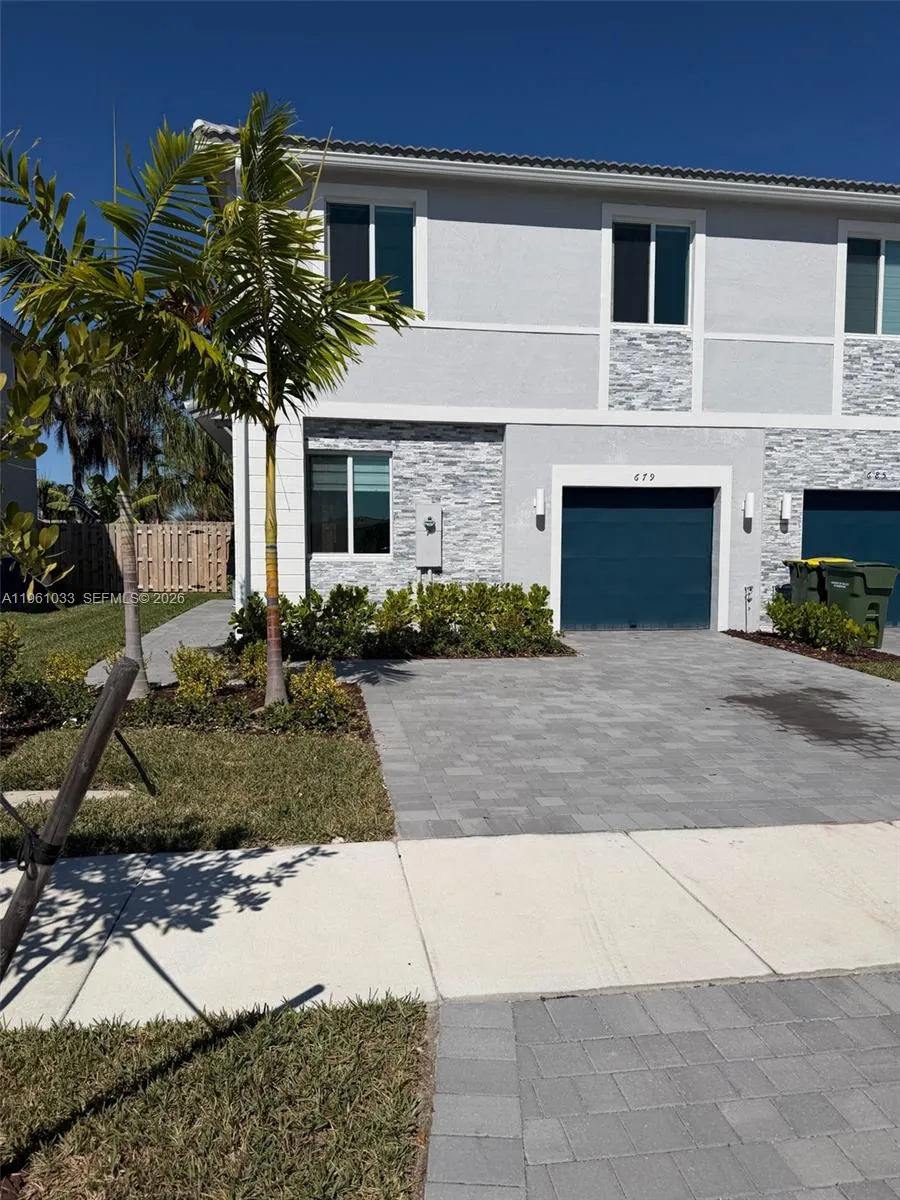 679 Se 13th St Cir 679, Homestead, Florida 33034, Homestead, Florida 33034, 4 Bedrooms Bedrooms, ,3 BathroomsBathrooms,Residential Lease,For Rent,679 Se 13th St Cir 679, Homestead, Florida 33034,A11961033