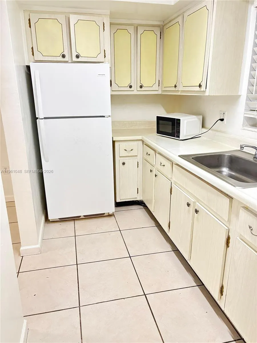 7430 Sw 82nd St D103, Miami, Florida 33143, Miami, Florida 33143, 1 Bedroom Bedrooms, ,1 BathroomBathrooms,Residential Lease,For Rent,7430 Sw 82nd St D103, Miami, Florida 33143,A11961048