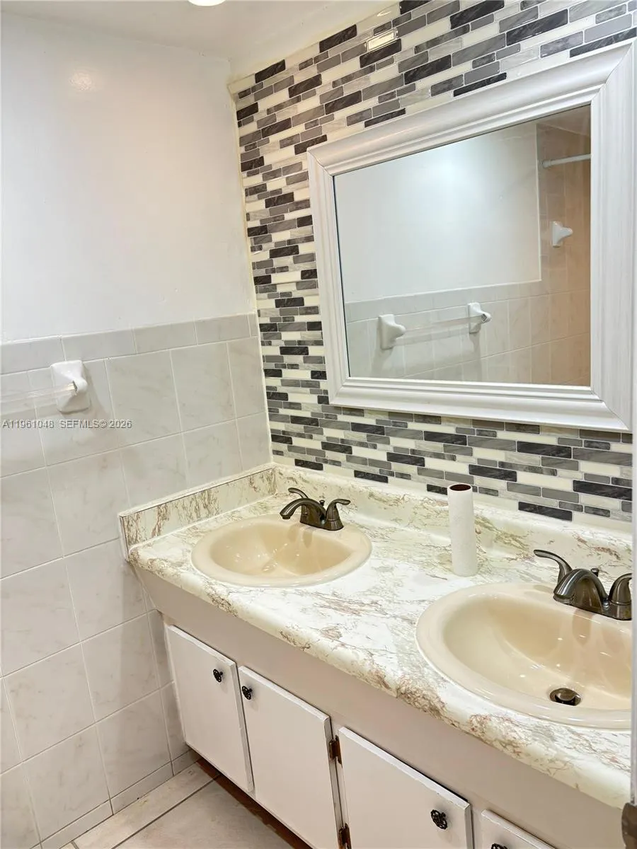 7430 Sw 82nd St D103, Miami, Florida 33143, Miami, Florida 33143, 1 Bedroom Bedrooms, ,1 BathroomBathrooms,Residential Lease,For Rent,7430 Sw 82nd St D103, Miami, Florida 33143,A11961048