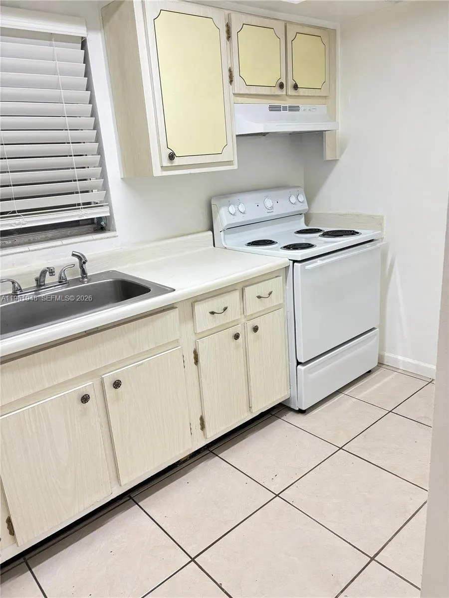 7430 Sw 82nd St D103, Miami, Florida 33143, Miami, Florida 33143, 1 Bedroom Bedrooms, ,1 BathroomBathrooms,Residential Lease,For Rent,7430 Sw 82nd St D103, Miami, Florida 33143,A11961048