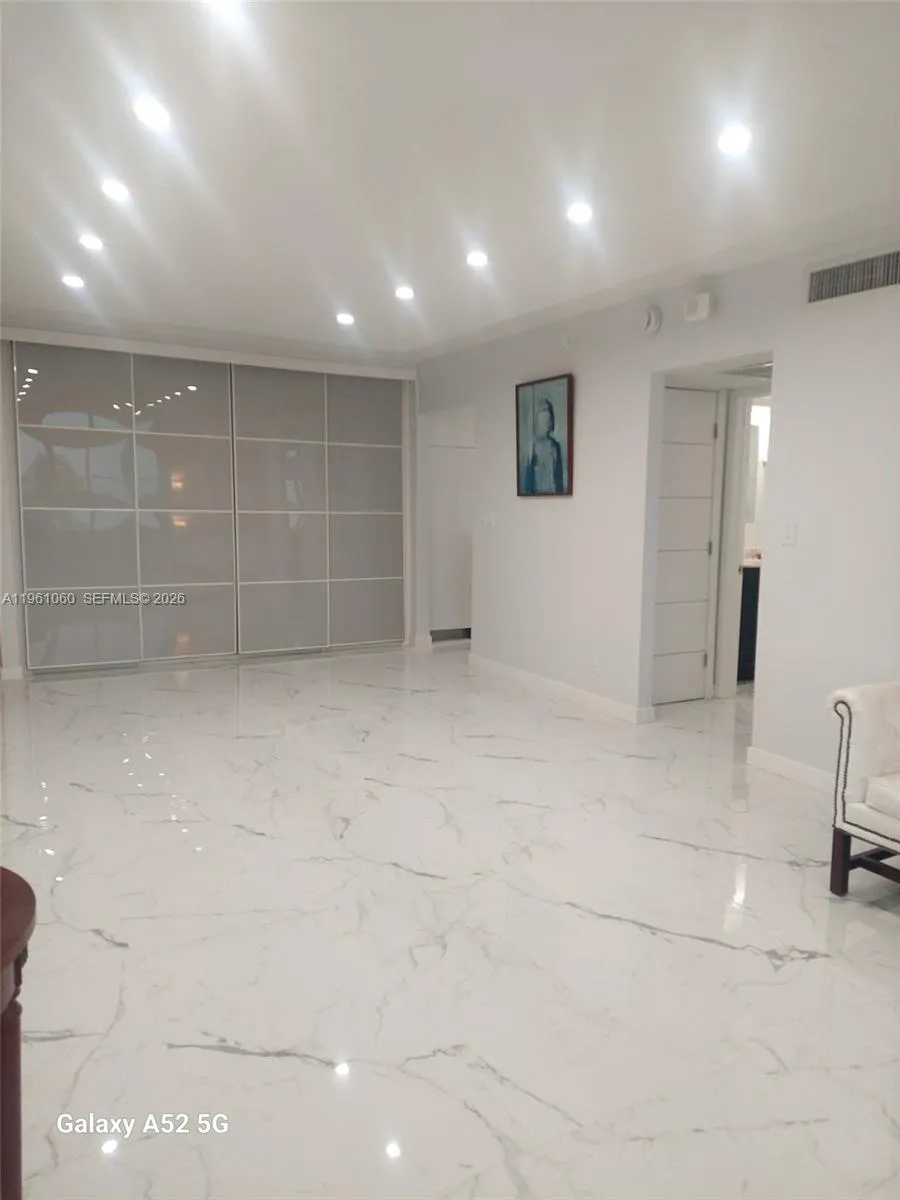 Miami Beach, Florida 33140, 1 Bedroom Bedrooms, ,1 BathroomBathrooms,Residential Lease,For Rent,A11961060
