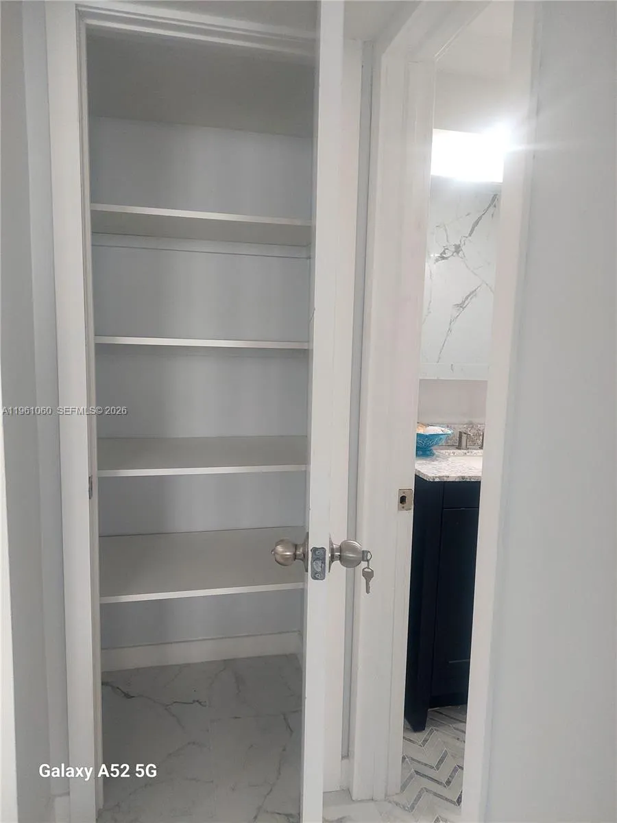 Miami Beach, Florida 33140, 1 Bedroom Bedrooms, ,1 BathroomBathrooms,Residential Lease,For Rent,A11961060