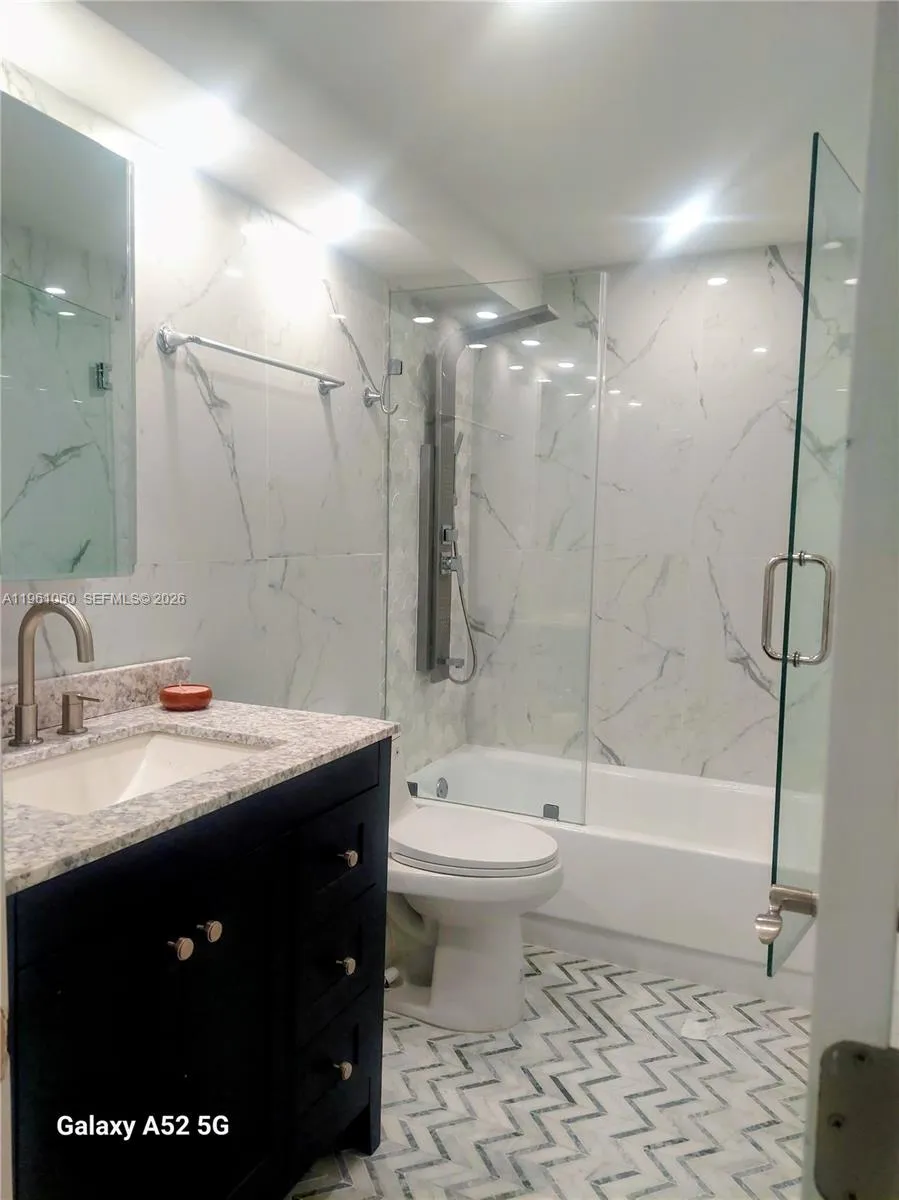 Miami Beach, Florida 33140, 1 Bedroom Bedrooms, ,1 BathroomBathrooms,Residential Lease,For Rent,A11961060