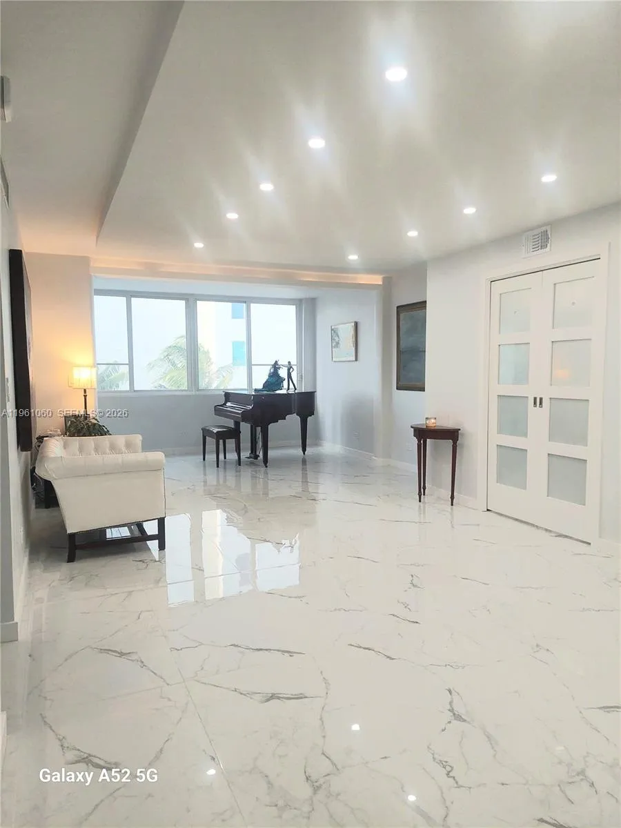 Miami Beach, Florida 33140, 1 Bedroom Bedrooms, ,1 BathroomBathrooms,Residential Lease,For Rent,A11961060