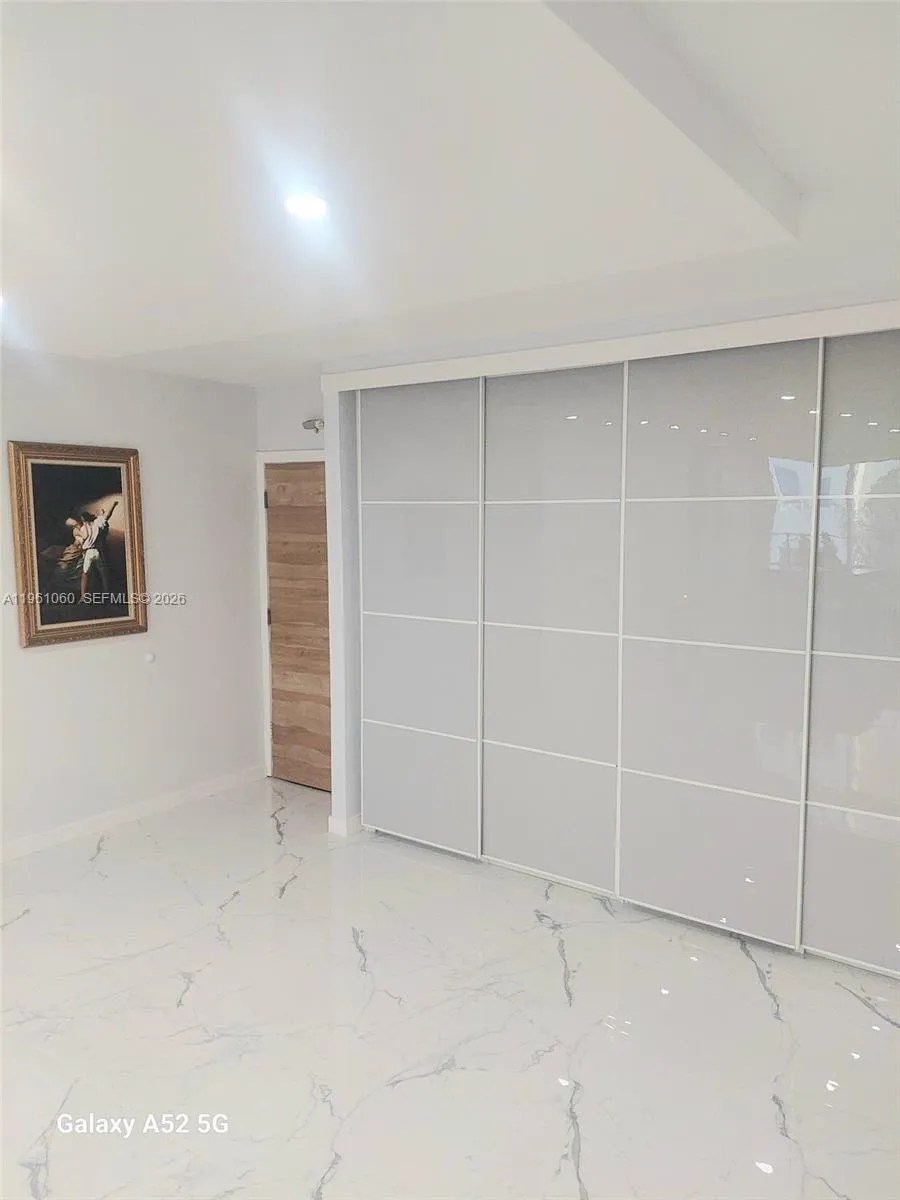 Miami Beach, Florida 33140, 1 Bedroom Bedrooms, ,1 BathroomBathrooms,Residential Lease,For Rent,A11961060