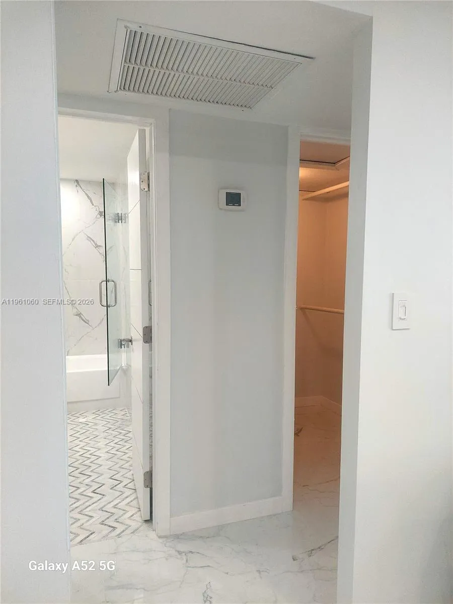 Miami Beach, Florida 33140, 1 Bedroom Bedrooms, ,1 BathroomBathrooms,Residential Lease,For Rent,A11961060