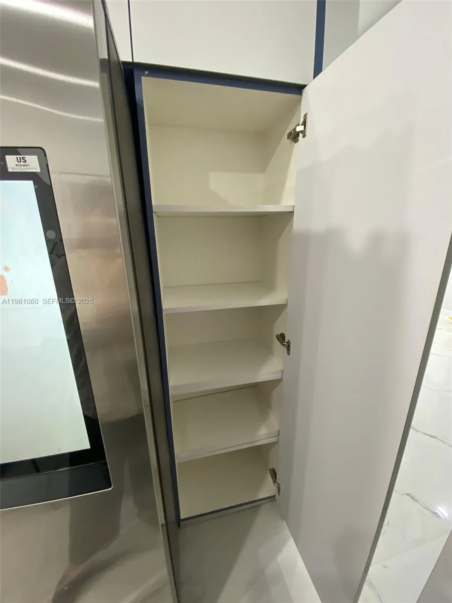 Miami Beach, Florida 33140, 1 Bedroom Bedrooms, ,1 BathroomBathrooms,Residential Lease,For Rent,A11961060