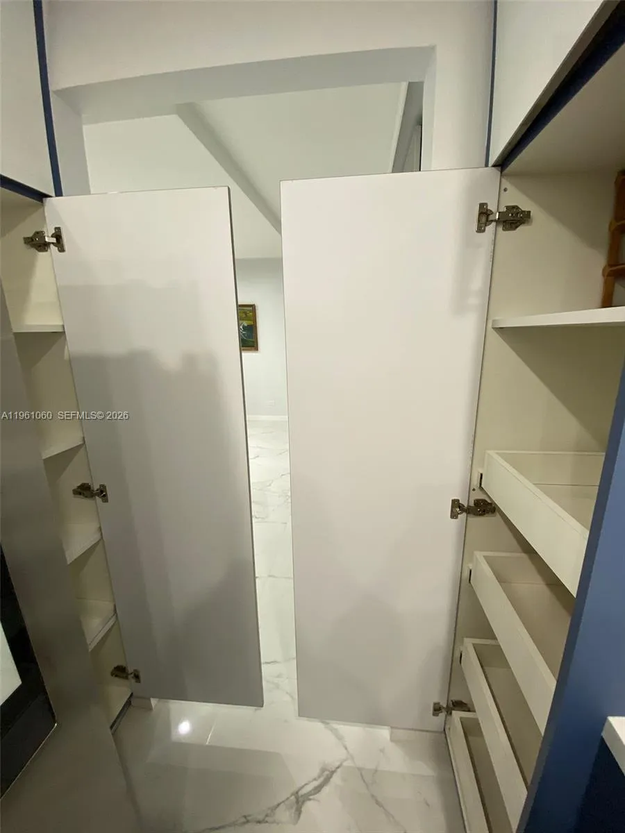 Miami Beach, Florida 33140, 1 Bedroom Bedrooms, ,1 BathroomBathrooms,Residential Lease,For Rent,A11961060