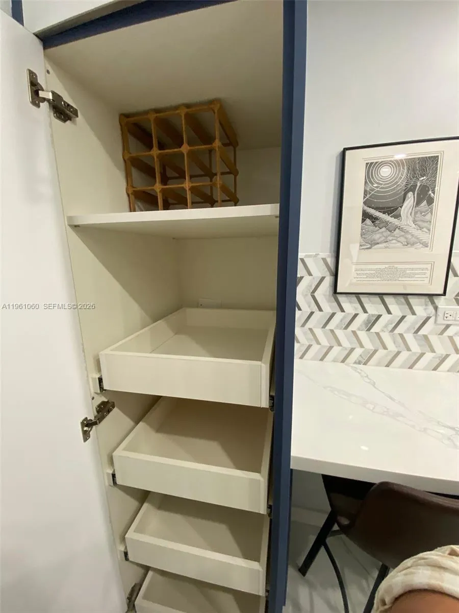 Miami Beach, Florida 33140, 1 Bedroom Bedrooms, ,1 BathroomBathrooms,Residential Lease,For Rent,A11961060