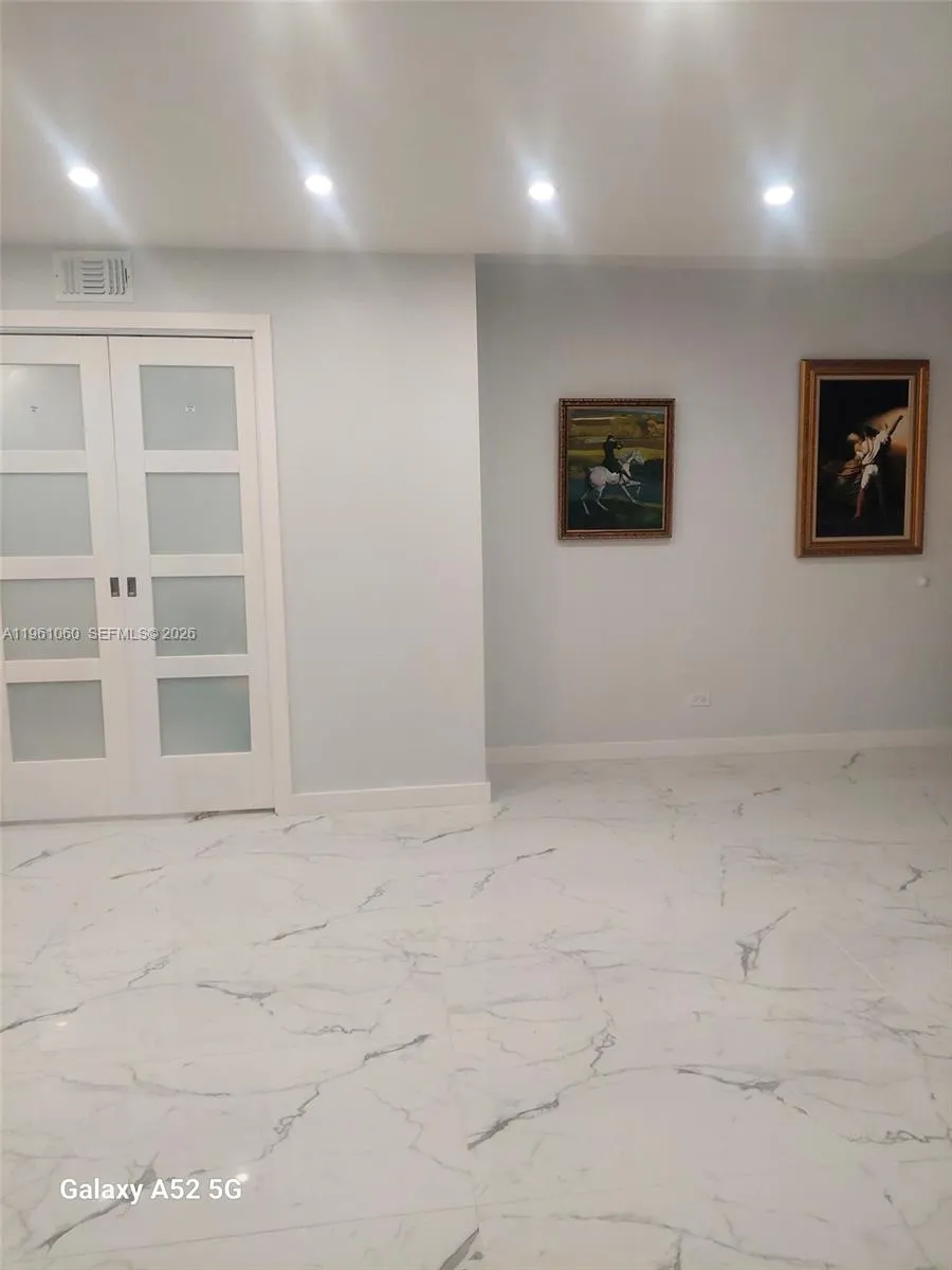 Miami Beach, Florida 33140, 1 Bedroom Bedrooms, ,1 BathroomBathrooms,Residential Lease,For Rent,A11961060
