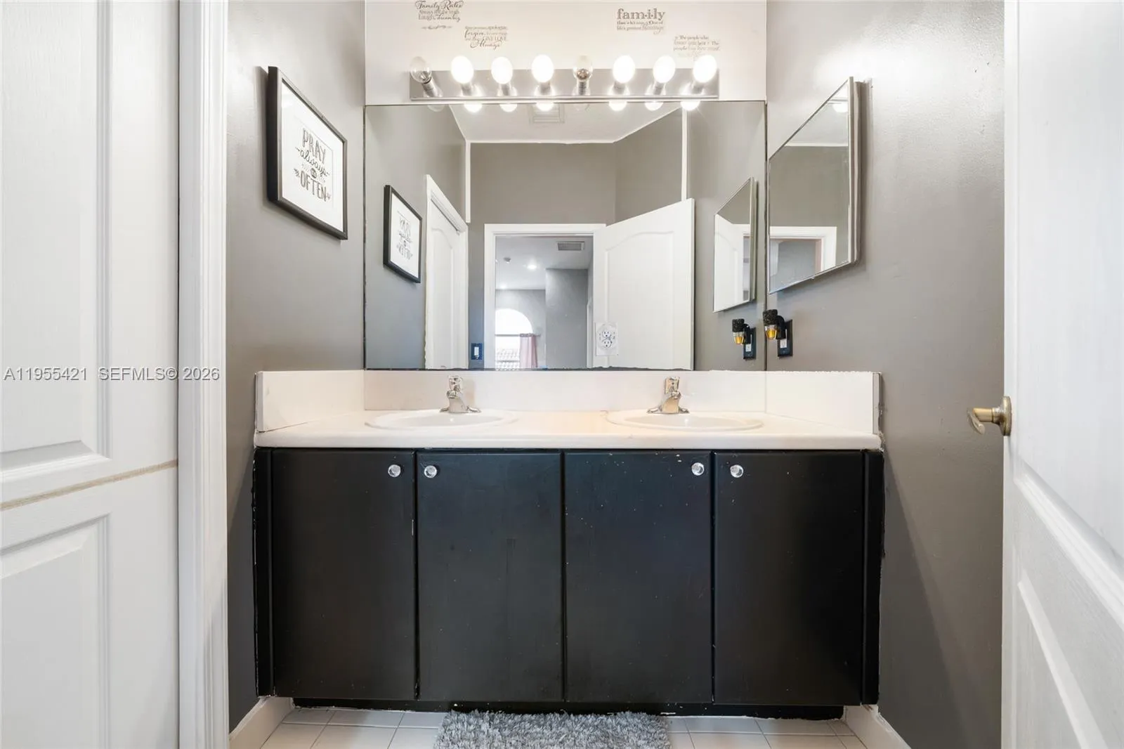 1097 Ne 40th Rd, Homestead, Florida 33033, Homestead, Florida 33033, 3 Bedrooms Bedrooms, ,2 BathroomsBathrooms,Residential,For Sale,1097 Ne 40th Rd, Homestead, Florida 33033,A11955421