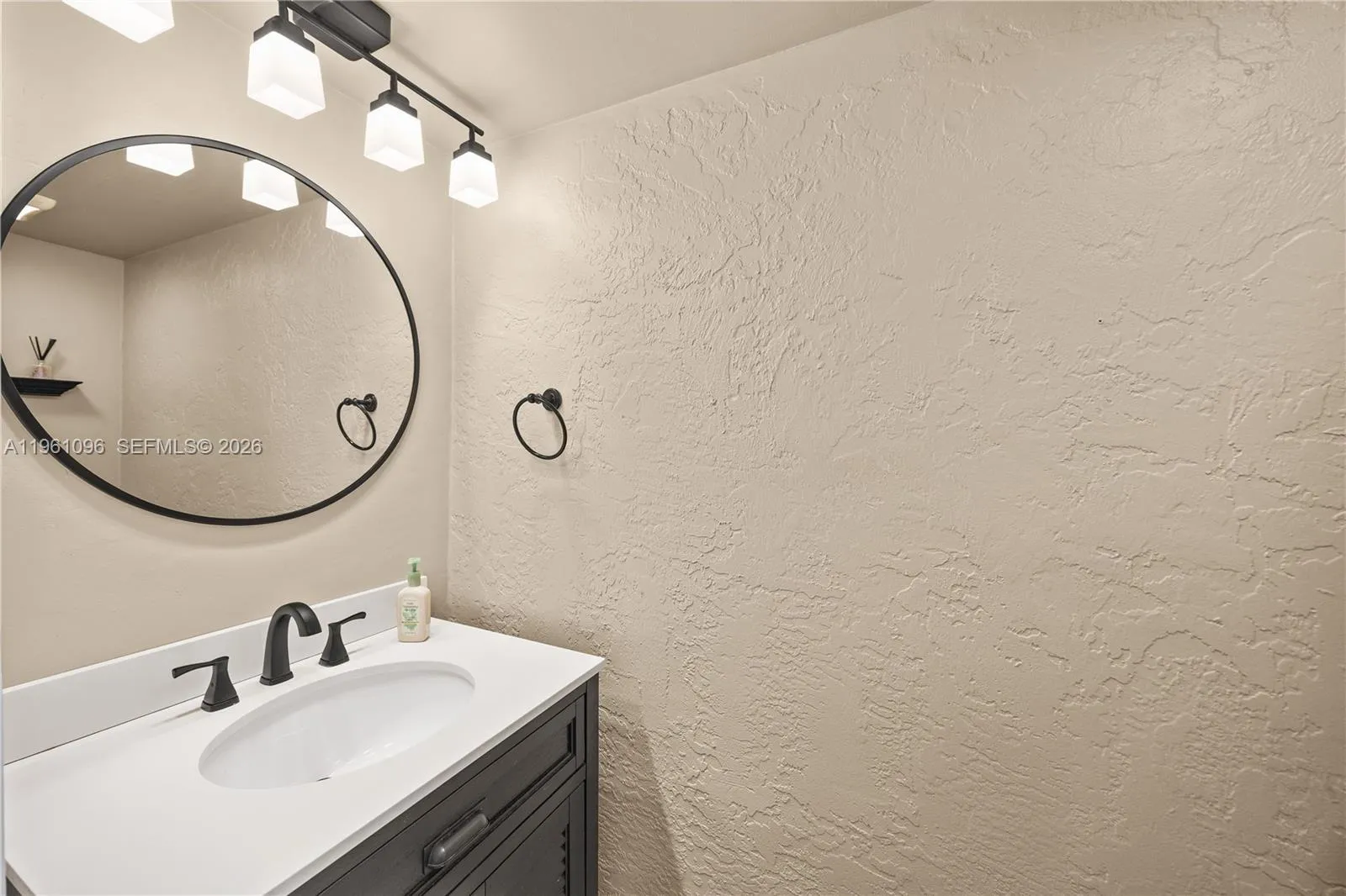 4299 N 76th Ave, Davie, Florida 33024, Davie, Florida 33024, 2 Bedrooms Bedrooms, 6 Rooms Rooms,2 BathroomsBathrooms,Residential,For Sale,4299 N 76th Ave, Davie, Florida 33024,A11961096