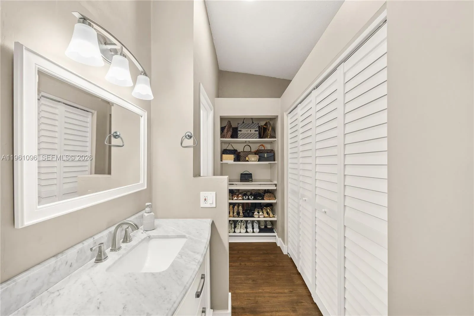 4299 N 76th Ave, Davie, Florida 33024, Davie, Florida 33024, 2 Bedrooms Bedrooms, 6 Rooms Rooms,2 BathroomsBathrooms,Residential,For Sale,4299 N 76th Ave, Davie, Florida 33024,A11961096