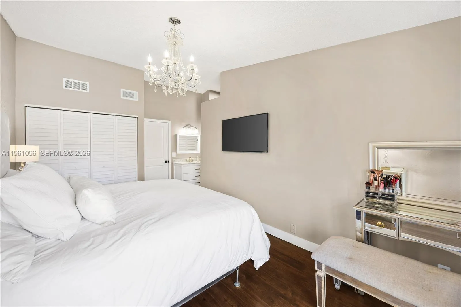 4299 N 76th Ave, Davie, Florida 33024, Davie, Florida 33024, 2 Bedrooms Bedrooms, 6 Rooms Rooms,2 BathroomsBathrooms,Residential,For Sale,4299 N 76th Ave, Davie, Florida 33024,A11961096