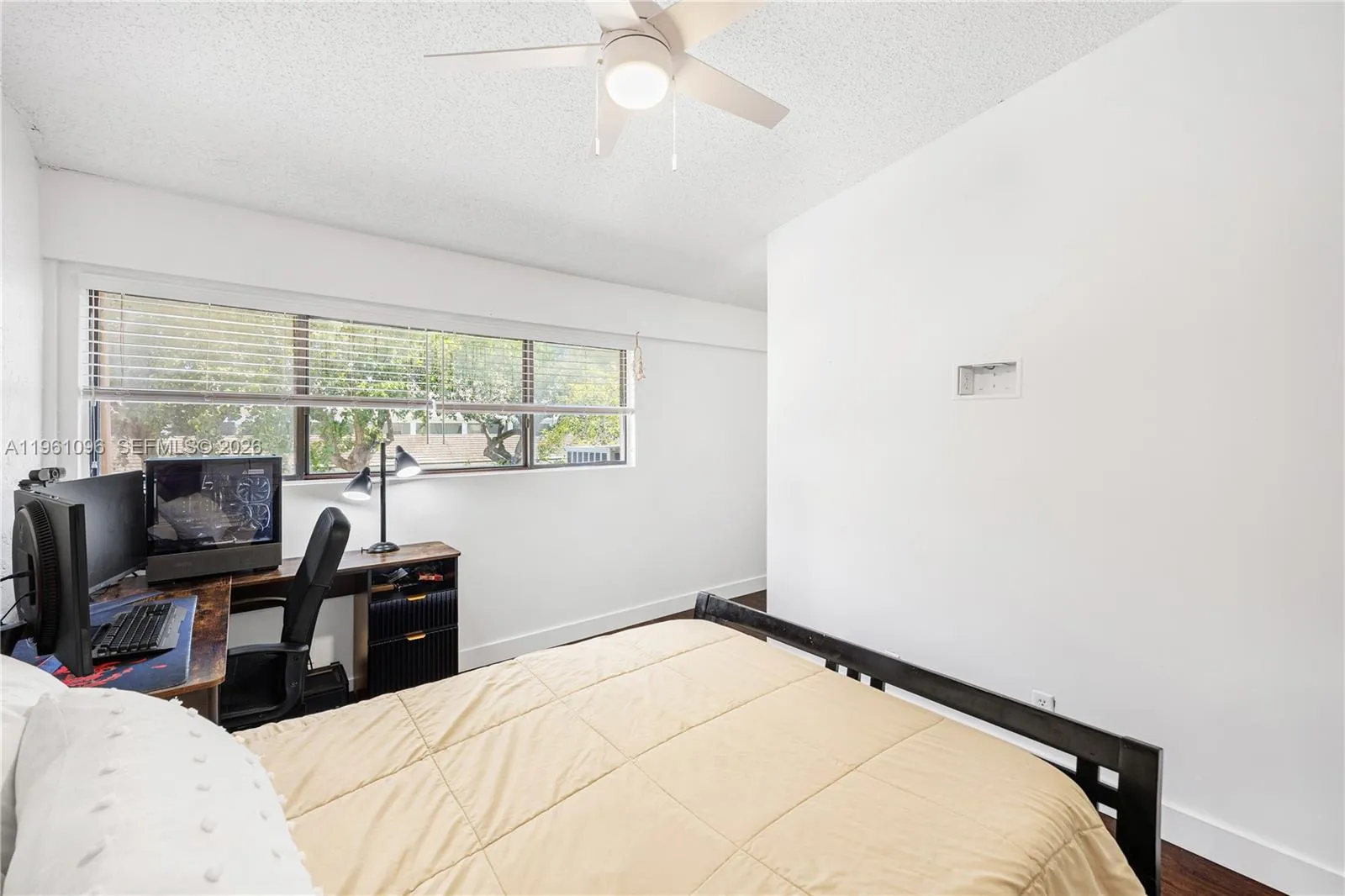 4299 N 76th Ave, Davie, Florida 33024, Davie, Florida 33024, 2 Bedrooms Bedrooms, 6 Rooms Rooms,2 BathroomsBathrooms,Residential,For Sale,4299 N 76th Ave, Davie, Florida 33024,A11961096