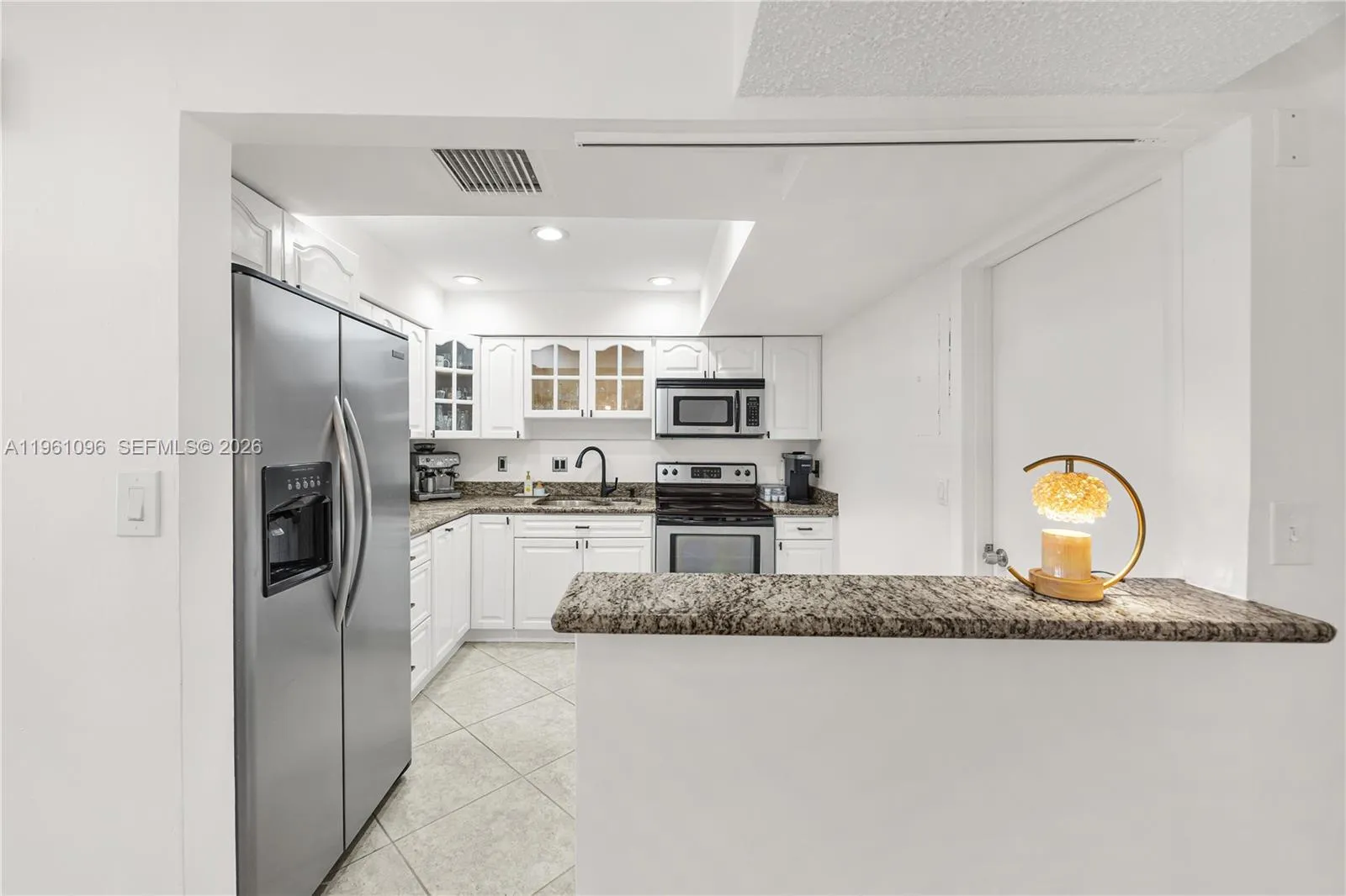 4299 N 76th Ave, Davie, Florida 33024, Davie, Florida 33024, 2 Bedrooms Bedrooms, 6 Rooms Rooms,2 BathroomsBathrooms,Residential,For Sale,4299 N 76th Ave, Davie, Florida 33024,A11961096