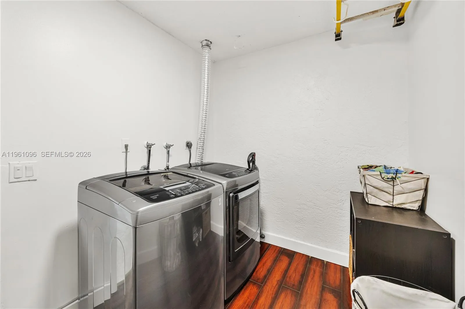 4299 N 76th Ave, Davie, Florida 33024, Davie, Florida 33024, 2 Bedrooms Bedrooms, 6 Rooms Rooms,2 BathroomsBathrooms,Residential,For Sale,4299 N 76th Ave, Davie, Florida 33024,A11961096