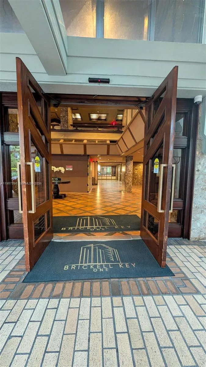 520 W Brickell Key Dr A619, Miami, Florida 33131, Miami, Florida 33131, 2 Bedrooms Bedrooms, ,2 BathroomsBathrooms,Residential,For Sale,520 W Brickell Key Dr A619, Miami, Florida 33131,A11957395