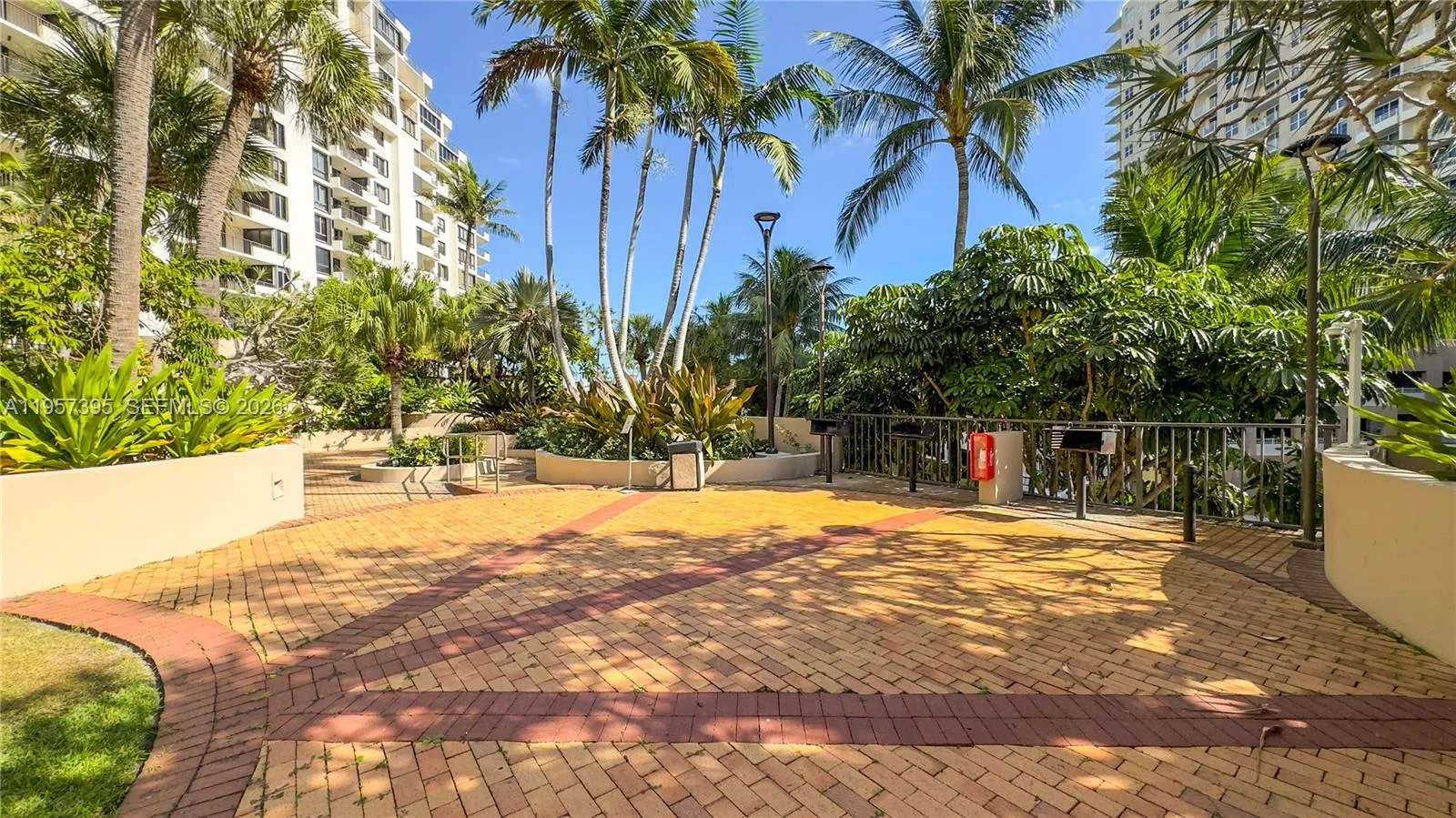 520 W Brickell Key Dr A619, Miami, Florida 33131, Miami, Florida 33131, 2 Bedrooms Bedrooms, ,2 BathroomsBathrooms,Residential,For Sale,520 W Brickell Key Dr A619, Miami, Florida 33131,A11957395