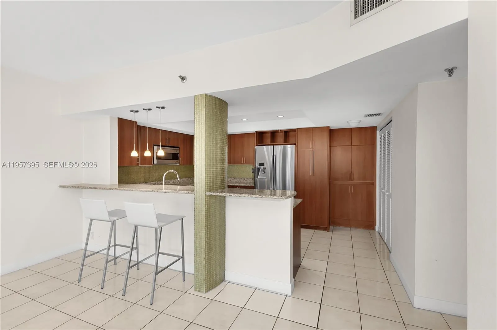 520 W Brickell Key Dr A619, Miami, Florida 33131, Miami, Florida 33131, 2 Bedrooms Bedrooms, ,2 BathroomsBathrooms,Residential,For Sale,520 W Brickell Key Dr A619, Miami, Florida 33131,A11957395