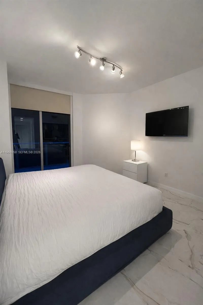 17301 Biscayne Blvd 206, North Miami Beach, Florid, North Miami Beach, Florida 33160, 3 Bedrooms Bedrooms, ,3 BathroomsBathrooms,Residential,For Sale,17301 Biscayne Blvd 206, North Miami Beach, Florid,A11960558