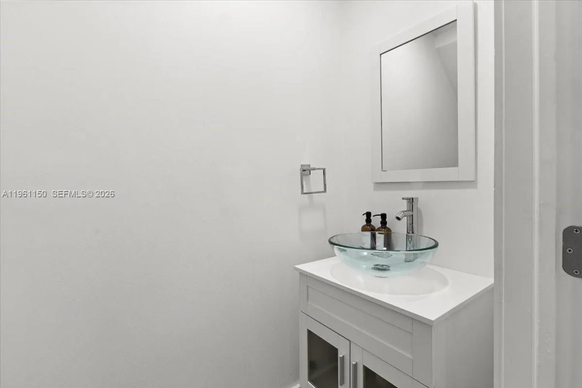 12 Whitehead Cir, Weston, Florida 33326, Weston, Florida 33326, 2 Bedrooms Bedrooms, ,2 BathroomsBathrooms,Residential,For Sale,12 Whitehead Cir, Weston, Florida 33326,A11961150