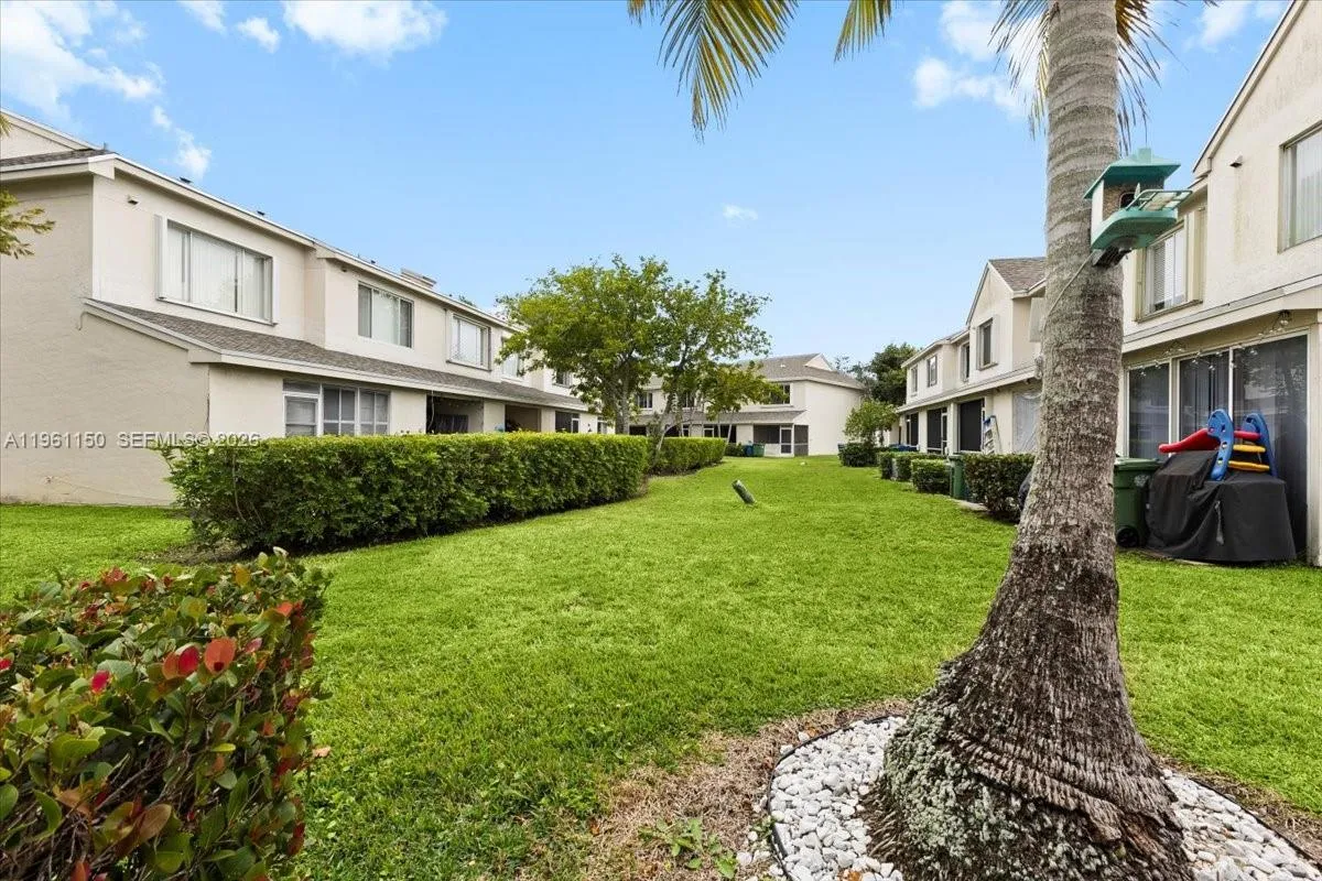 12 Whitehead Cir, Weston, Florida 33326, Weston, Florida 33326, 2 Bedrooms Bedrooms, ,2 BathroomsBathrooms,Residential,For Sale,12 Whitehead Cir, Weston, Florida 33326,A11961150