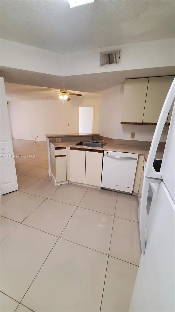 9055 Wiles Rd 103, Coral Springs, Florida 33067, Coral Springs, Florida 33067, 2 Bedrooms Bedrooms, ,2 BathroomsBathrooms,Residential,For Sale,9055 Wiles Rd 103, Coral Springs, Florida 33067,A11961176
