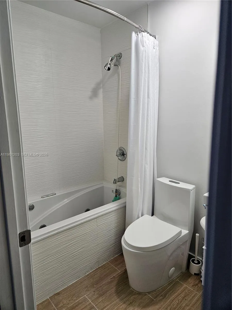 4966 Sw 31st Ter, Dania Beach, Florida 33312, Dania Beach, Florida 33312, 2 Bedrooms Bedrooms, ,2 BathroomsBathrooms,Residential,For Sale,4966 Sw 31st Ter, Dania Beach, Florida 33312,A11961203