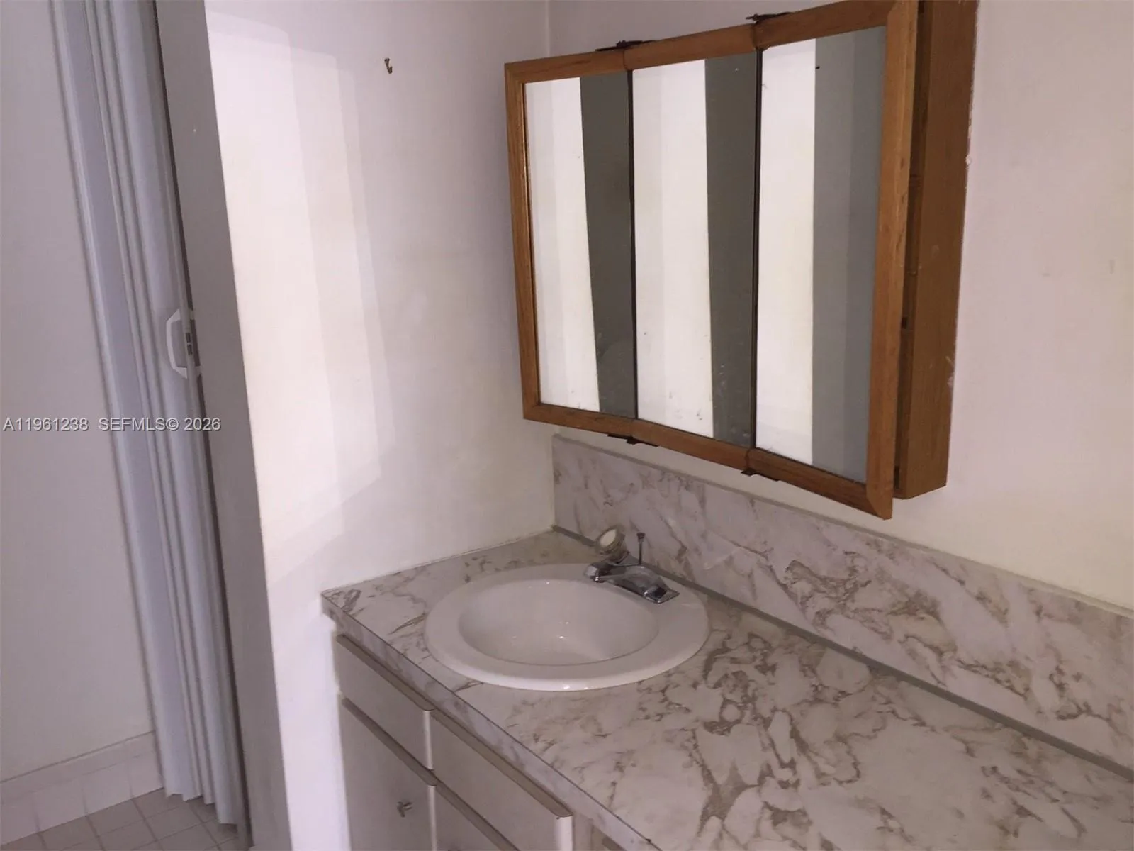 10762 N Kendall Dr I-9, Miami, Florida 33176, Miami, Florida 33176, 2 Bedrooms Bedrooms, ,2 BathroomsBathrooms,Residential Lease,For Rent,10762 N Kendall Dr I-9, Miami, Florida 33176,A11961238