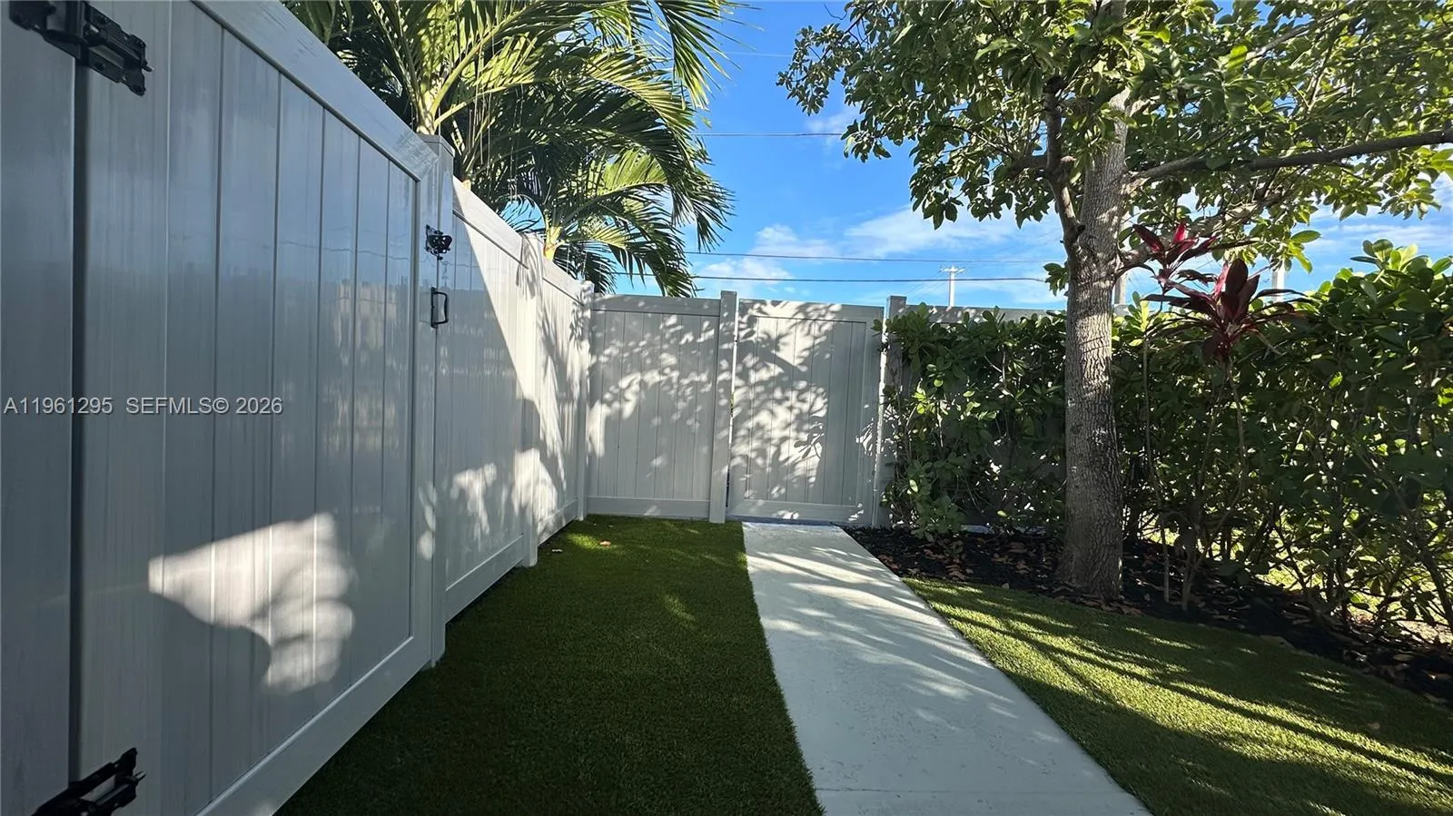 1109 Ne 6th Ave 1, Fort Lauderdale, Florida 33304, Fort Lauderdale, Florida 33304, 1 Bedroom Bedrooms, ,1 BathroomBathrooms,Residential Lease,For Rent,1109 Ne 6th Ave 1, Fort Lauderdale, Florida 33304,A11961295