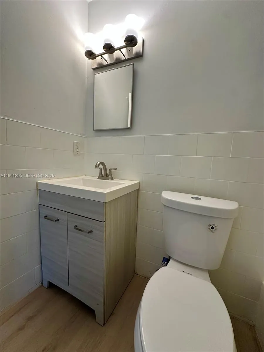 1109 Ne 6th Ave 1, Fort Lauderdale, Florida 33304, Fort Lauderdale, Florida 33304, 1 Bedroom Bedrooms, ,1 BathroomBathrooms,Residential Lease,For Rent,1109 Ne 6th Ave 1, Fort Lauderdale, Florida 33304,A11961295