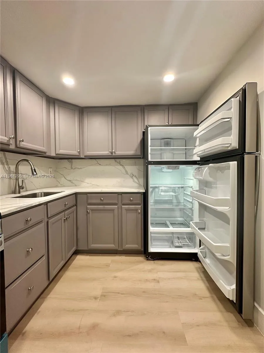 1109 Ne 6th Ave 1, Fort Lauderdale, Florida 33304, Fort Lauderdale, Florida 33304, 1 Bedroom Bedrooms, ,1 BathroomBathrooms,Residential Lease,For Rent,1109 Ne 6th Ave 1, Fort Lauderdale, Florida 33304,A11961295