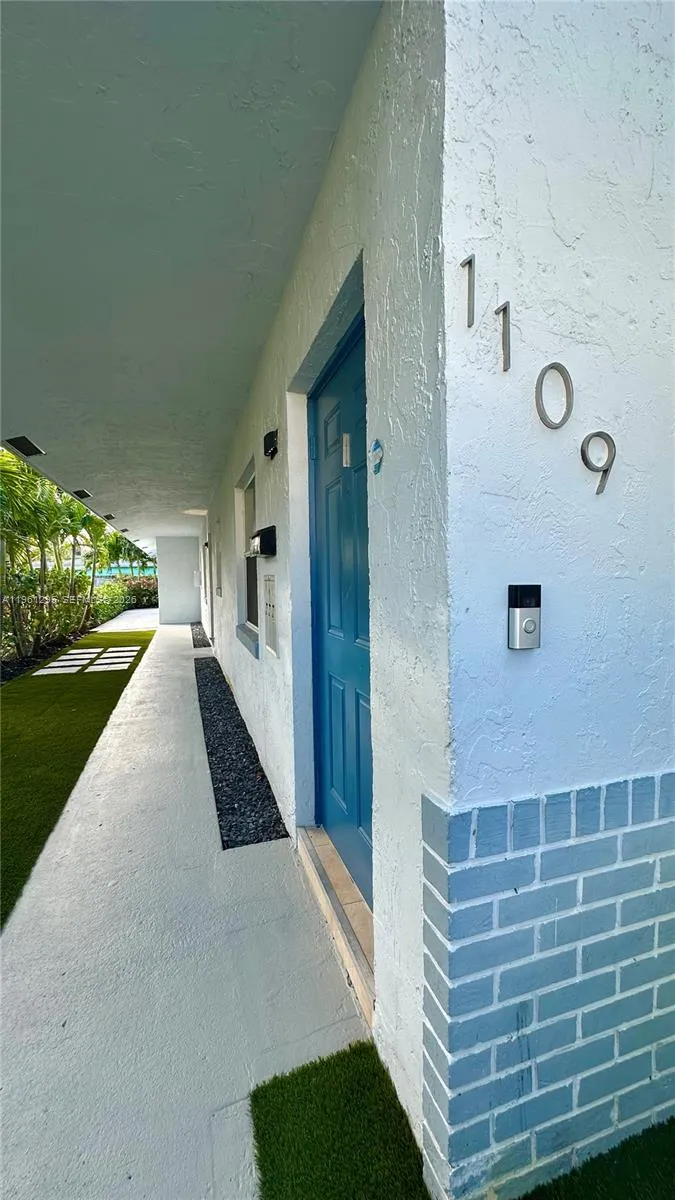 1109 Ne 6th Ave 1, Fort Lauderdale, Florida 33304, Fort Lauderdale, Florida 33304, 1 Bedroom Bedrooms, ,1 BathroomBathrooms,Residential Lease,For Rent,1109 Ne 6th Ave 1, Fort Lauderdale, Florida 33304,A11961295