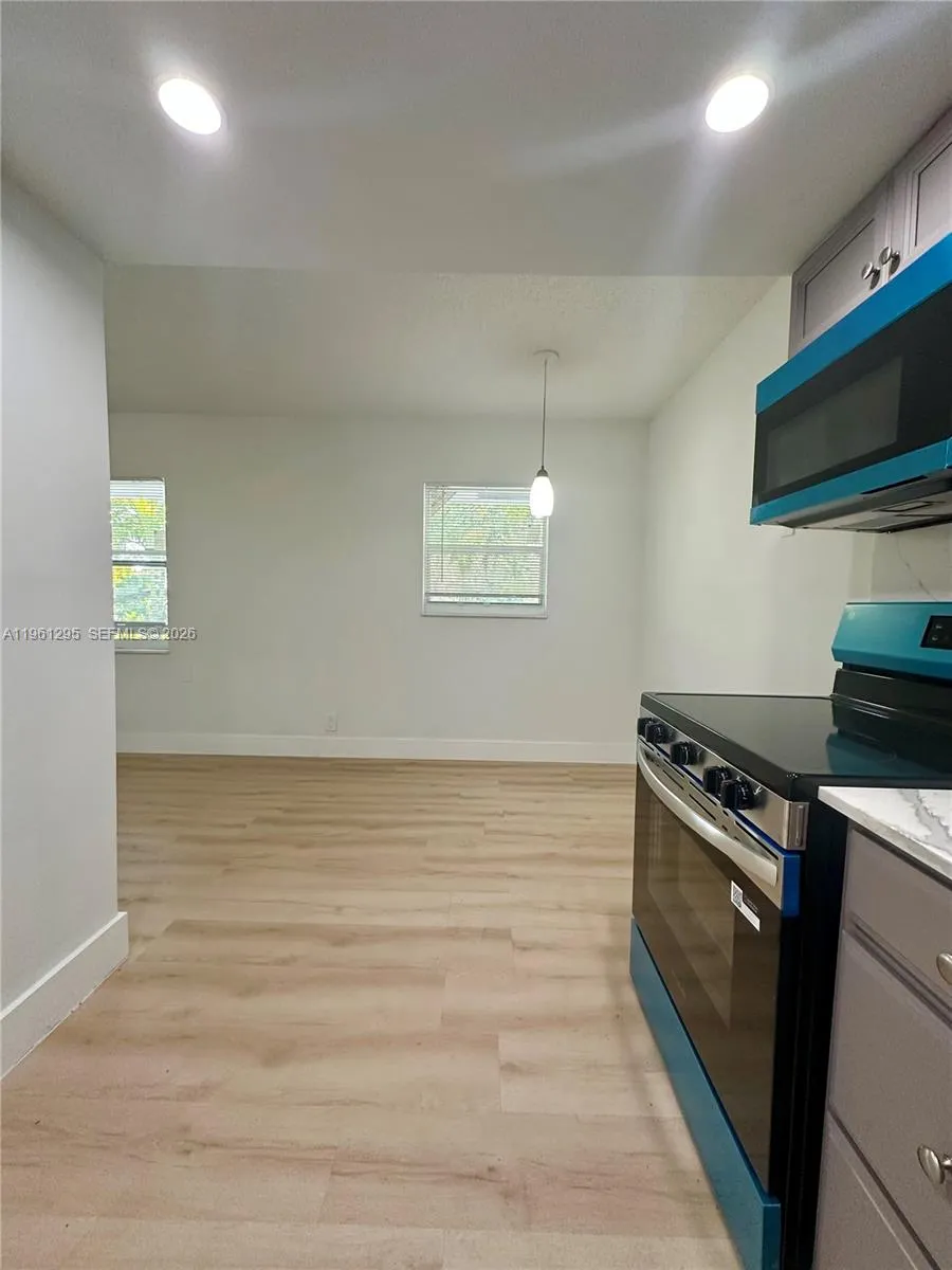 1109 Ne 6th Ave 1, Fort Lauderdale, Florida 33304, Fort Lauderdale, Florida 33304, 1 Bedroom Bedrooms, ,1 BathroomBathrooms,Residential Lease,For Rent,1109 Ne 6th Ave 1, Fort Lauderdale, Florida 33304,A11961295