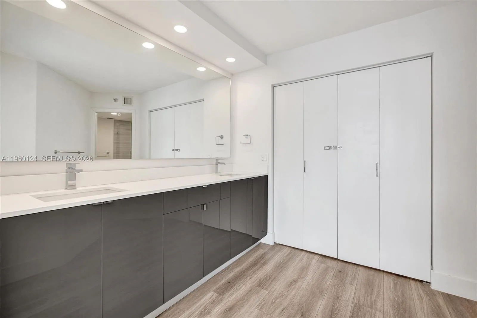 3500 Mystic Pointe Dr 3206, Aventura, Florida 3318, Aventura, Florida 33180, 2 Bedrooms Bedrooms, ,2 BathroomsBathrooms,Residential,For Sale,3500 Mystic Pointe Dr 3206, Aventura, Florida 3318,A11960124