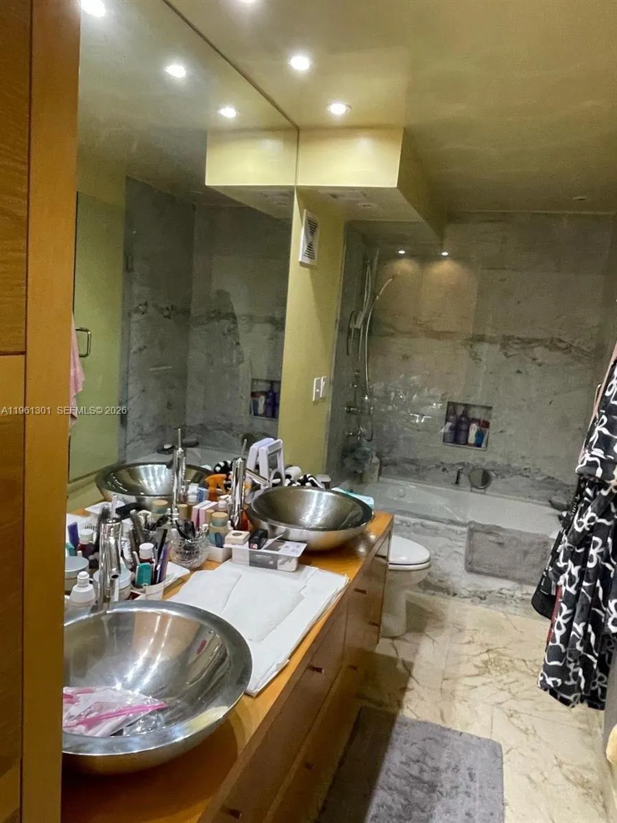 5005 Collins Ave 212, Miami Beach, Florida 33140, Miami Beach, Florida 33140, 1 Bedroom Bedrooms, ,1 BathroomBathrooms,Residential,For Sale,5005 Collins Ave 212, Miami Beach, Florida 33140,A11961301