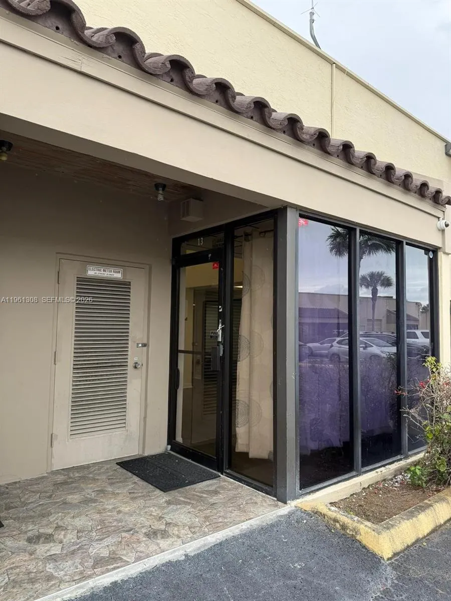 6187 Nw 167th St H13, Hialeah, Florida 33015, Hialeah, Florida 33015, ,Commercial Lease,For Rent,6187 Nw 167th St H13, Hialeah, Florida 33015,A11961308