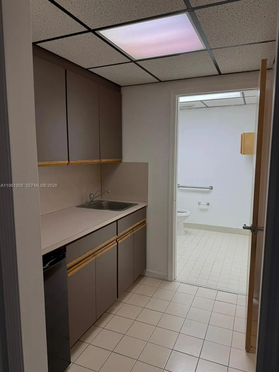 6187 Nw 167th St H13, Hialeah, Florida 33015, Hialeah, Florida 33015, ,Commercial Lease,For Rent,6187 Nw 167th St H13, Hialeah, Florida 33015,A11961308