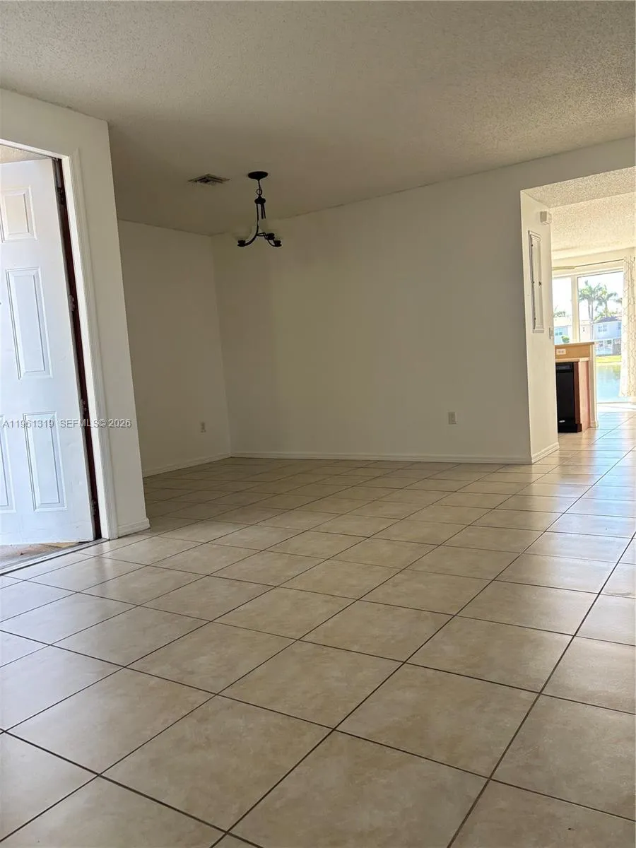 1044 Ne 42nd Ter, Homestead, Florida 33033, Homestead, Florida 33033, 3 Bedrooms Bedrooms, ,2 BathroomsBathrooms,Residential Lease,For Rent,1044 Ne 42nd Ter, Homestead, Florida 33033,A11961319