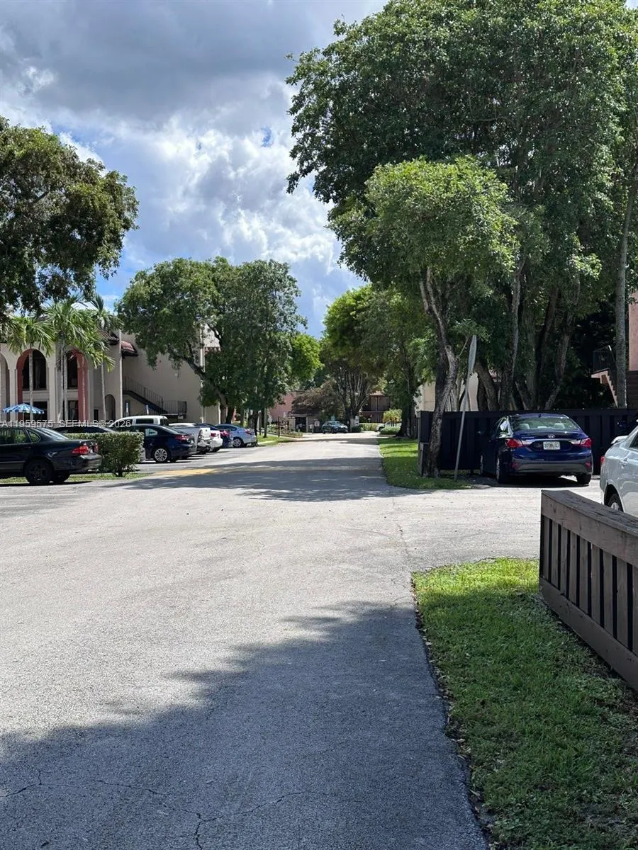 10786 N Kendall Dr D13, Miami, Florida 33176, Miami, Florida 33176, 1 Bedroom Bedrooms, ,1 BathroomBathrooms,Residential Lease,For Rent,10786 N Kendall Dr D13, Miami, Florida 33176,A11959575