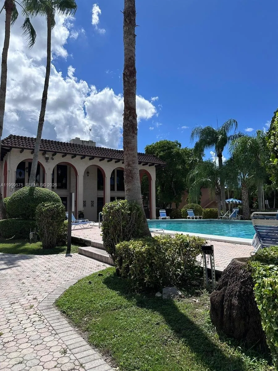 10786 N Kendall Dr D13, Miami, Florida 33176, Miami, Florida 33176, 1 Bedroom Bedrooms, ,1 BathroomBathrooms,Residential Lease,For Rent,10786 N Kendall Dr D13, Miami, Florida 33176,A11959575