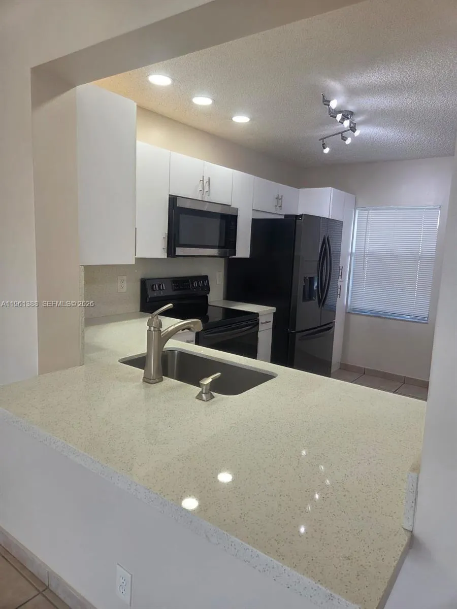 11342 Taft St 11342, Pembroke Pines, Florida 33026, Pembroke Pines, Florida 33026, 2 Bedrooms Bedrooms, ,2 BathroomsBathrooms,Residential Lease,For Rent,11342 Taft St 11342, Pembroke Pines, Florida 33026,A11961388