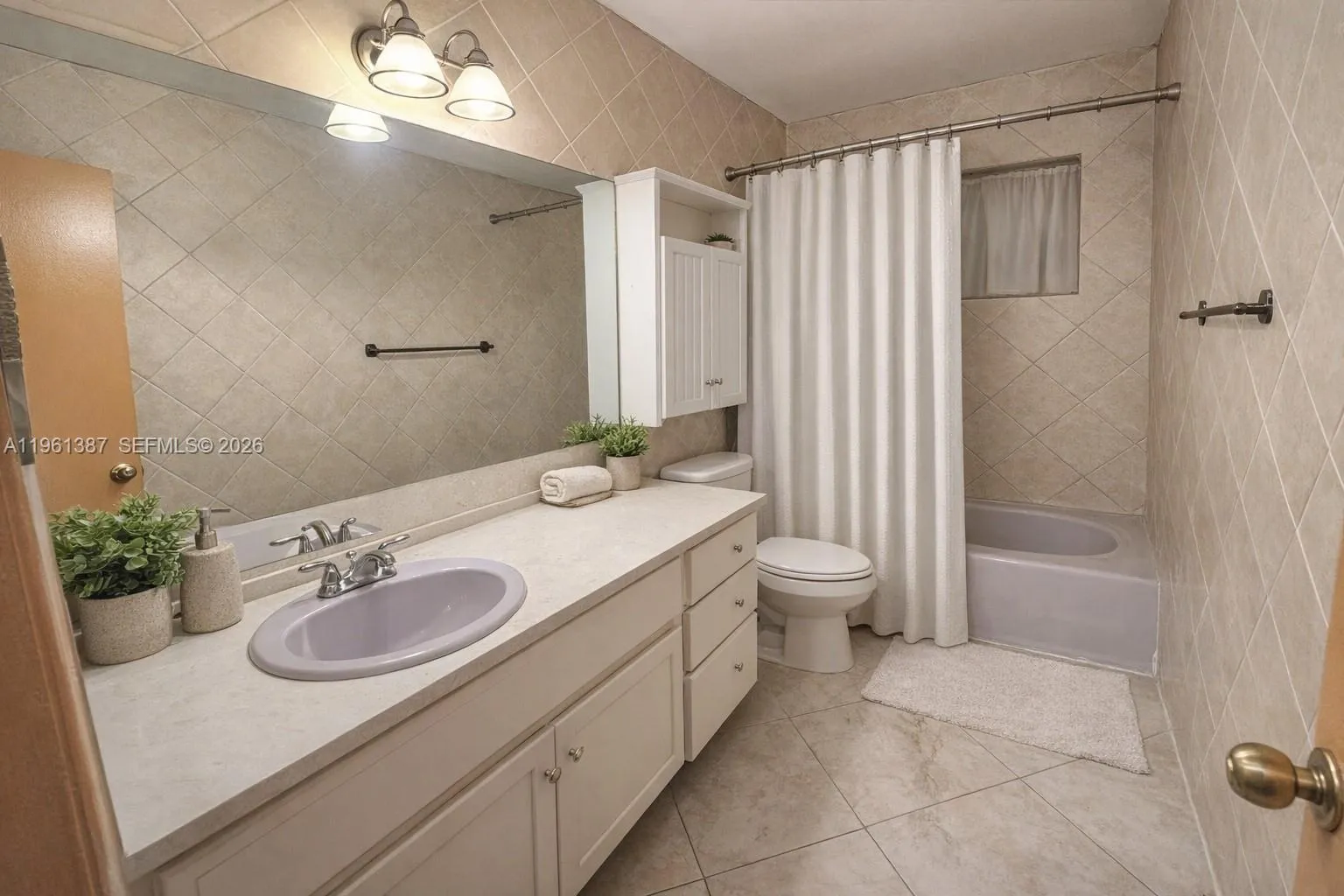 3241 Nw 40th St, Lauderdale Lakes, Florida 33309, Lauderdale Lakes, Florida 33309, 6 Bedrooms Bedrooms, ,2 BathroomsBathrooms,Residential Lease,For Rent,3241 Nw 40th St, Lauderdale Lakes, Florida 33309,A11961387