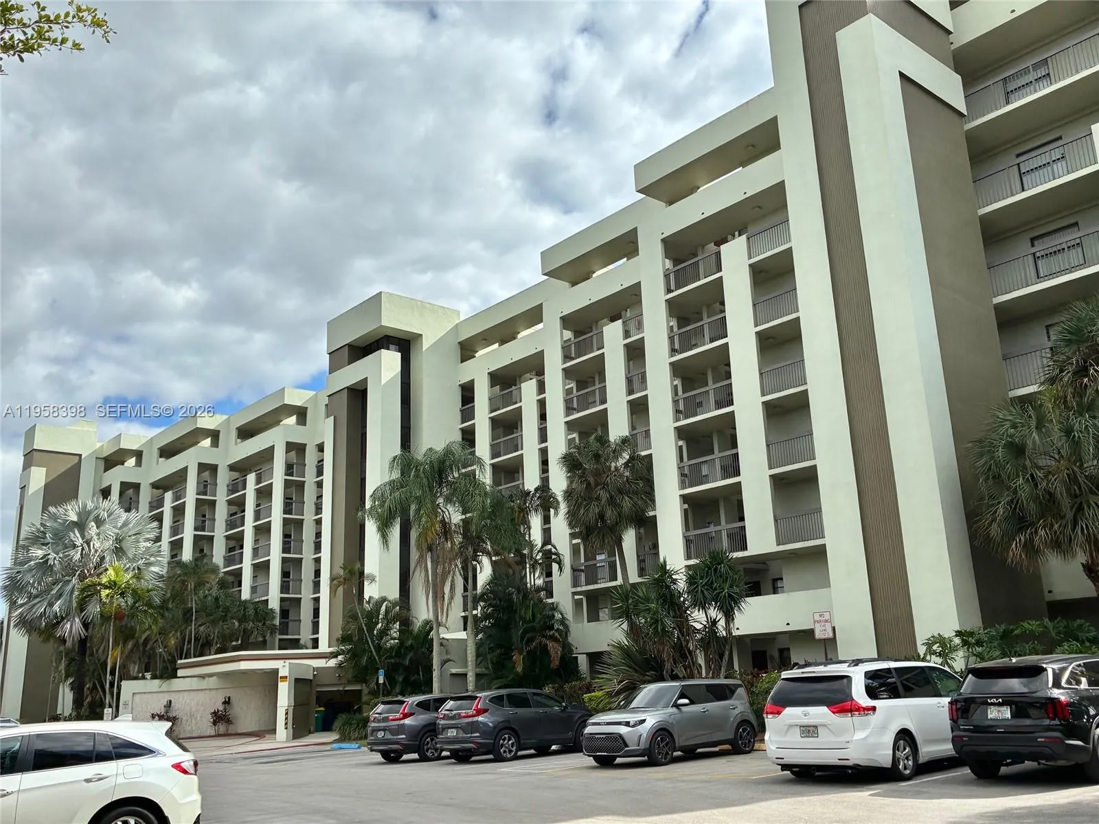 7050 Nw 44th St 708, Lauderhill, Florida 33319, Lauderhill, Florida 33319, 2 Bedrooms Bedrooms, ,2 BathroomsBathrooms,Residential,For Sale,7050 Nw 44th St 708, Lauderhill, Florida 33319,A11958398