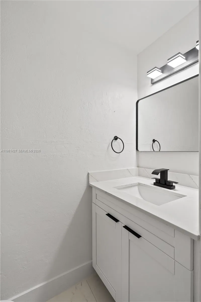 9740 Nw 10th St 82, Pembroke Pines, Florida 33024, Pembroke Pines, Florida 33024, 2 Bedrooms Bedrooms, ,2 BathroomsBathrooms,Residential Lease,For Rent,9740 Nw 10th St 82, Pembroke Pines, Florida 33024,A11961427