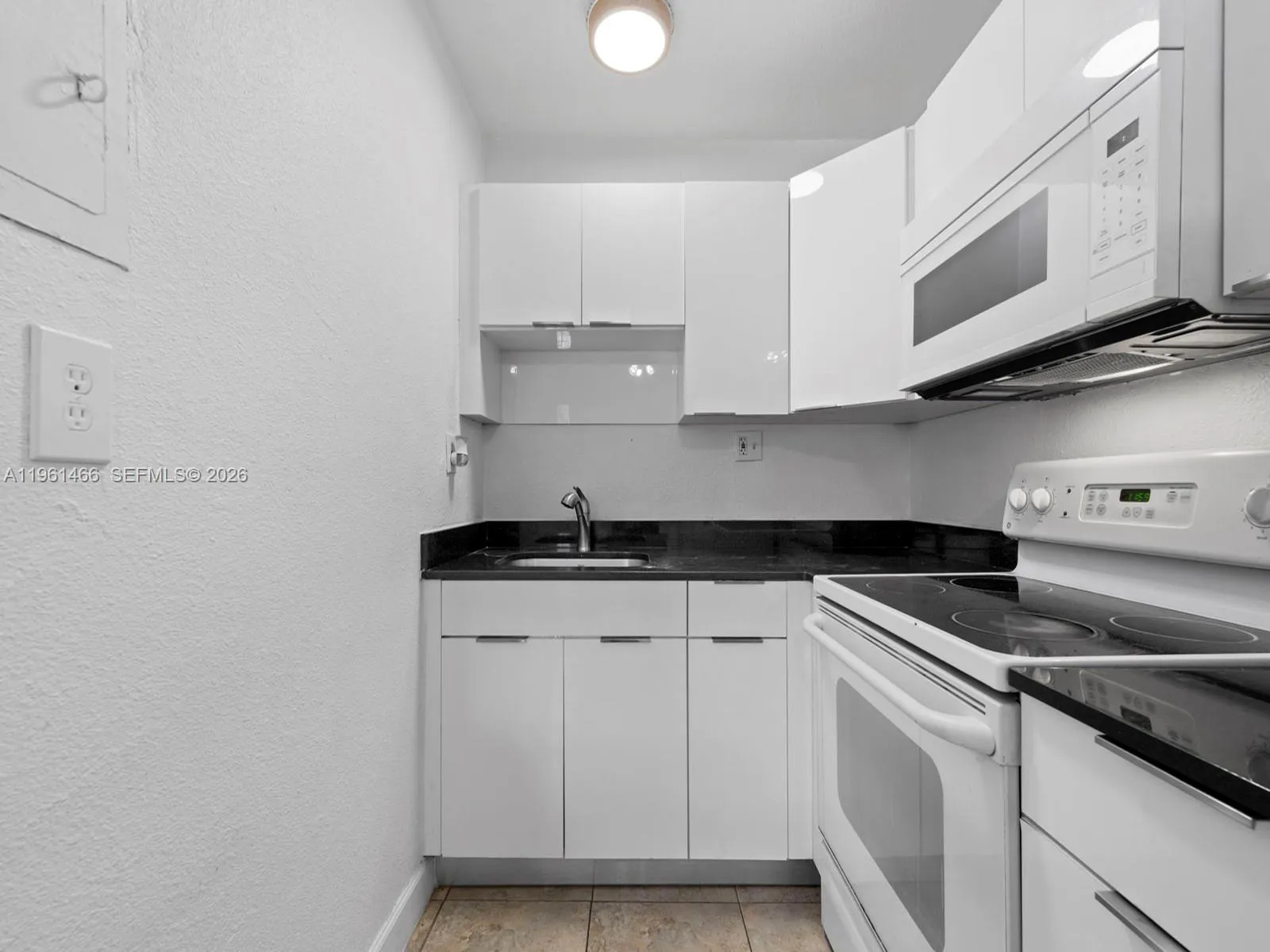 4444 Sw 67th Ave 7, Miami, Florida 33155, Miami, Florida 33155, 1 Bedroom Bedrooms, ,1 BathroomBathrooms,Residential Lease,For Rent,4444 Sw 67th Ave 7, Miami, Florida 33155,A11961466