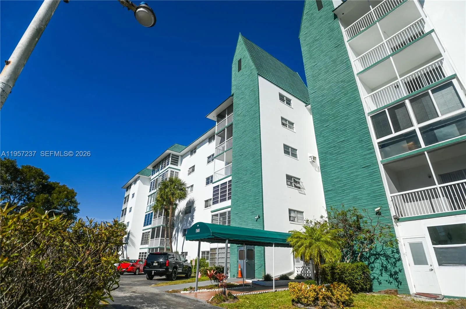 4751 Nw 21st St 401, Lauderhill, Florida 33313, Lauderhill, Florida 33313, 1 Bedroom Bedrooms, ,1 BathroomBathrooms,Residential,For Sale,4751 Nw 21st St 401, Lauderhill, Florida 33313,A11957237