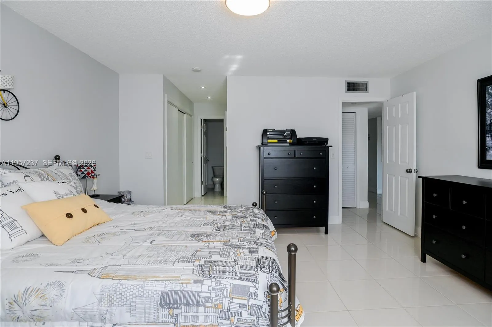 4751 Nw 21st St 401, Lauderhill, Florida 33313, Lauderhill, Florida 33313, 1 Bedroom Bedrooms, ,1 BathroomBathrooms,Residential,For Sale,4751 Nw 21st St 401, Lauderhill, Florida 33313,A11957237